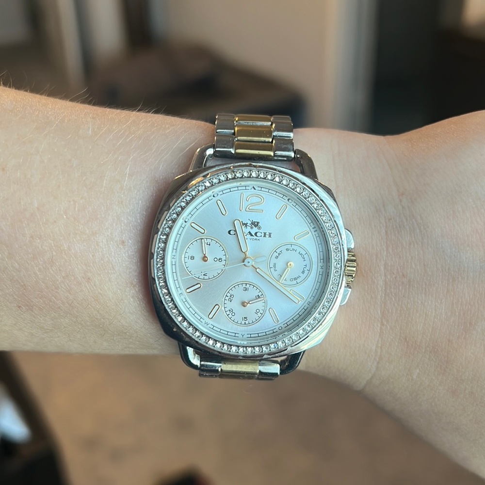 ✨Woman’s Coach Watch✨